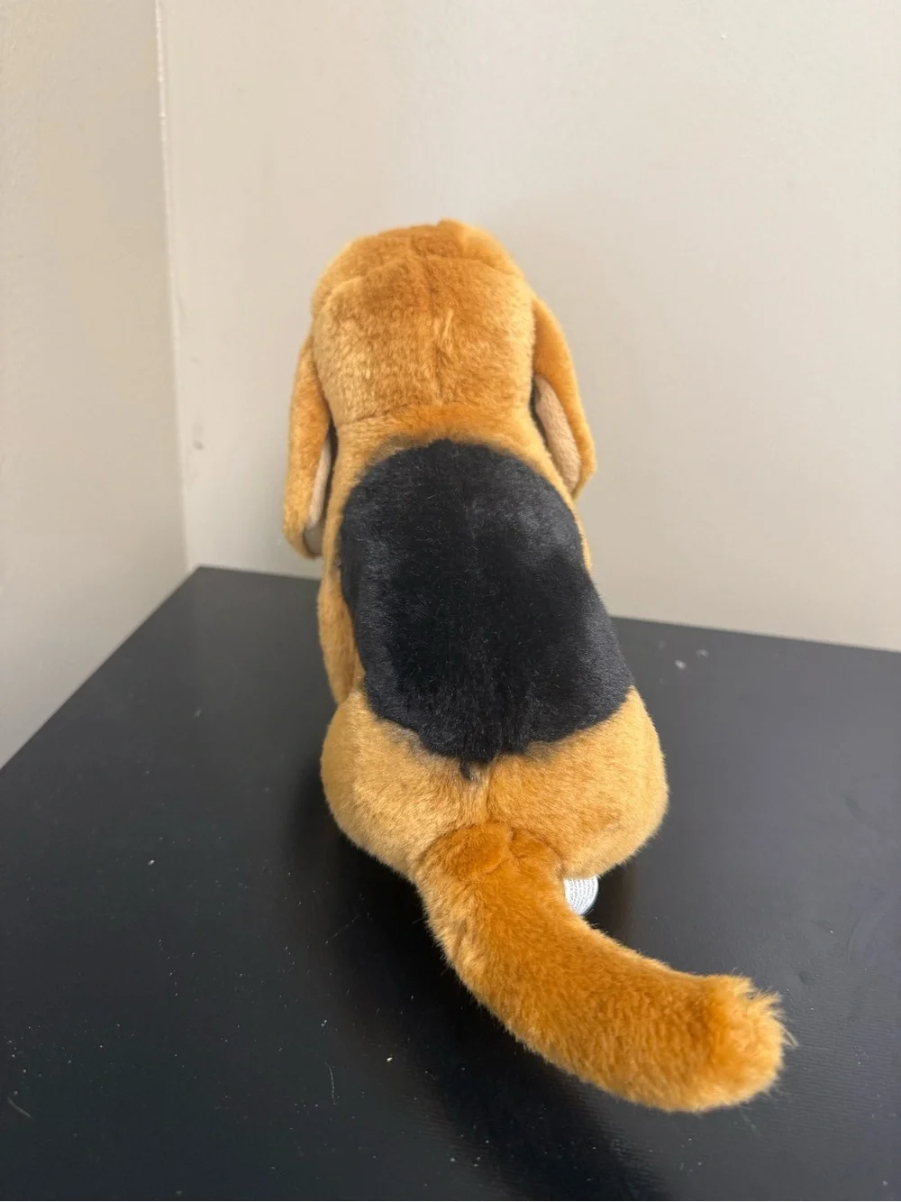 Demdaco Plush Brown and black Bloodhound